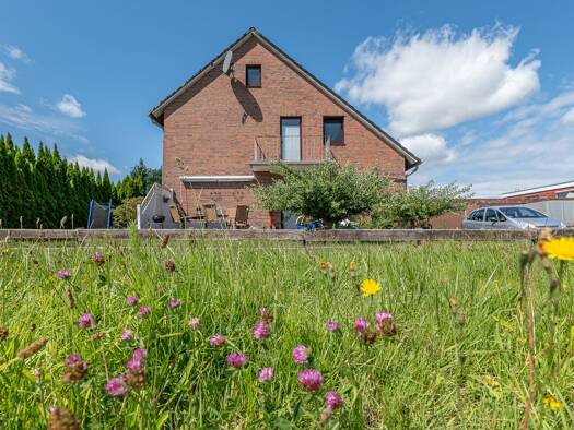 Mehrfamilienhaus zum Kauf provisionsfrei 398.000 € 16 Zimmer 321,2 m² 1.130 m² Grundstück Assel Drochtersen 21706