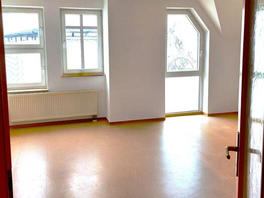 Wohnung zur Miete 850 € 4,5 Zimmer 114 m² Geschoss 3/4 frei ab sofort Bad Hersfeld 36251