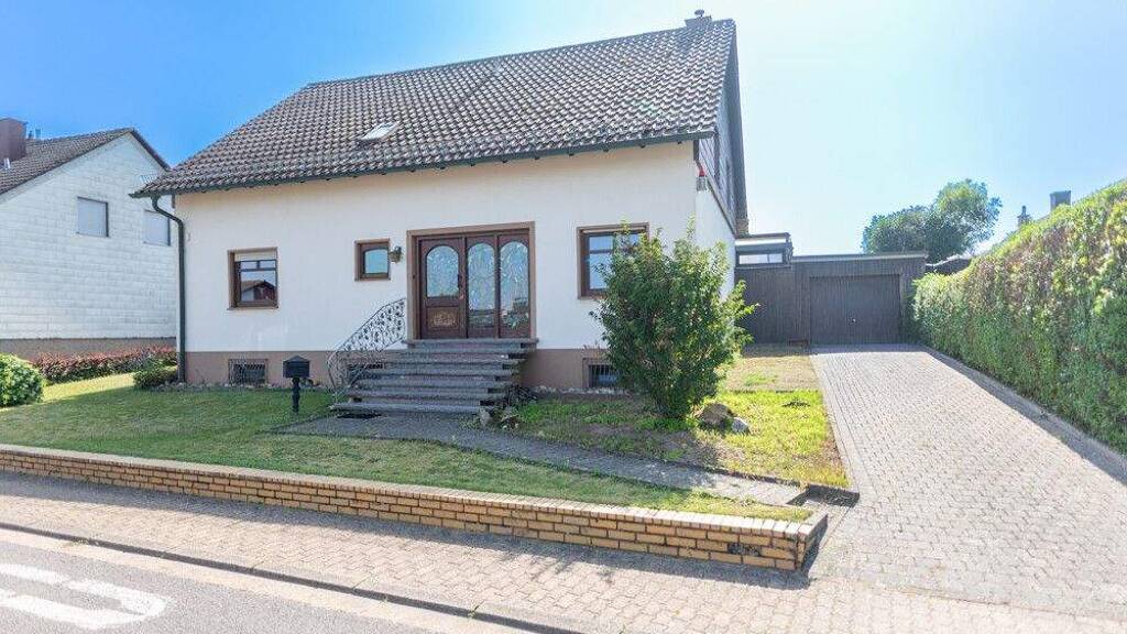 Einfamilienhaus zum Kauf 329.000 € 8 Zimmer 201 m² 640 m² Grundstück frei ab sofort Berus Überherrn 66802