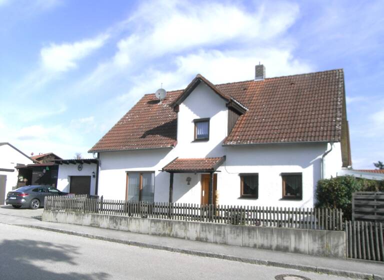 Einfamilienhaus zum Kauf 435.000 € 5 Zimmer 135 m²<br/>Wohnfläche 812 m²<br/>Grundstück ab sofort<br/>Verfügbarkeit Vilsheim Vilsheim 84186
