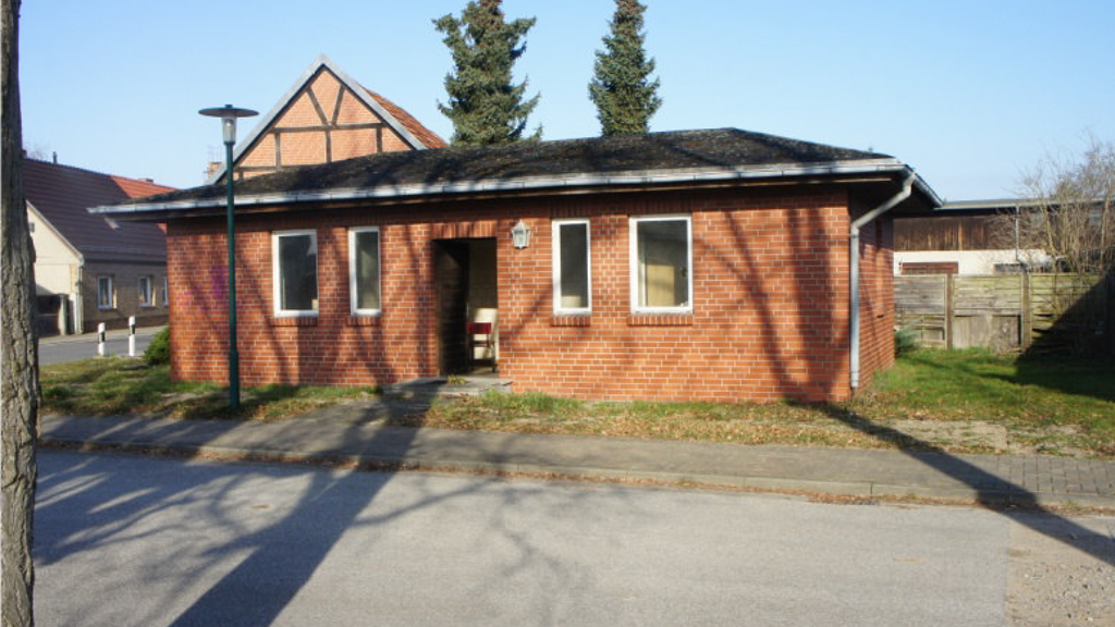 Haus zum Kauf provisionsfrei 18.000 € 3 Zimmer 271 m² Grundstück Lenzen Lenzen (Elbe) 19309