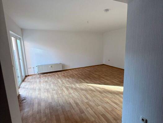 Wohnung zur Miete 328 € 2 Zimmer 65,7 m² frei ab sofort Stadtmitte Plauen 08523