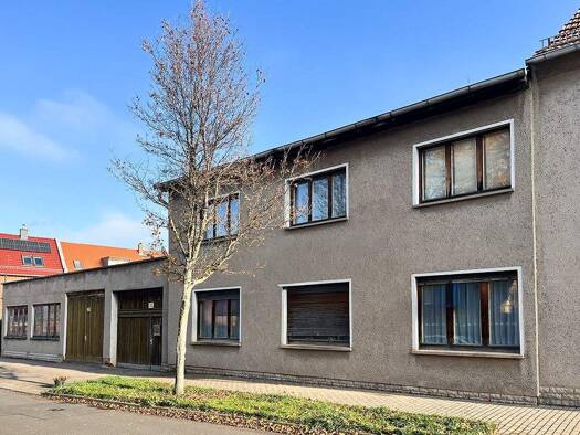 Einfamilienhaus zum Kauf 450.000 € 8 Zimmer 180 m² 1.700 m² Grundstück Gispersleben Erfurt - Gispersleben 99091