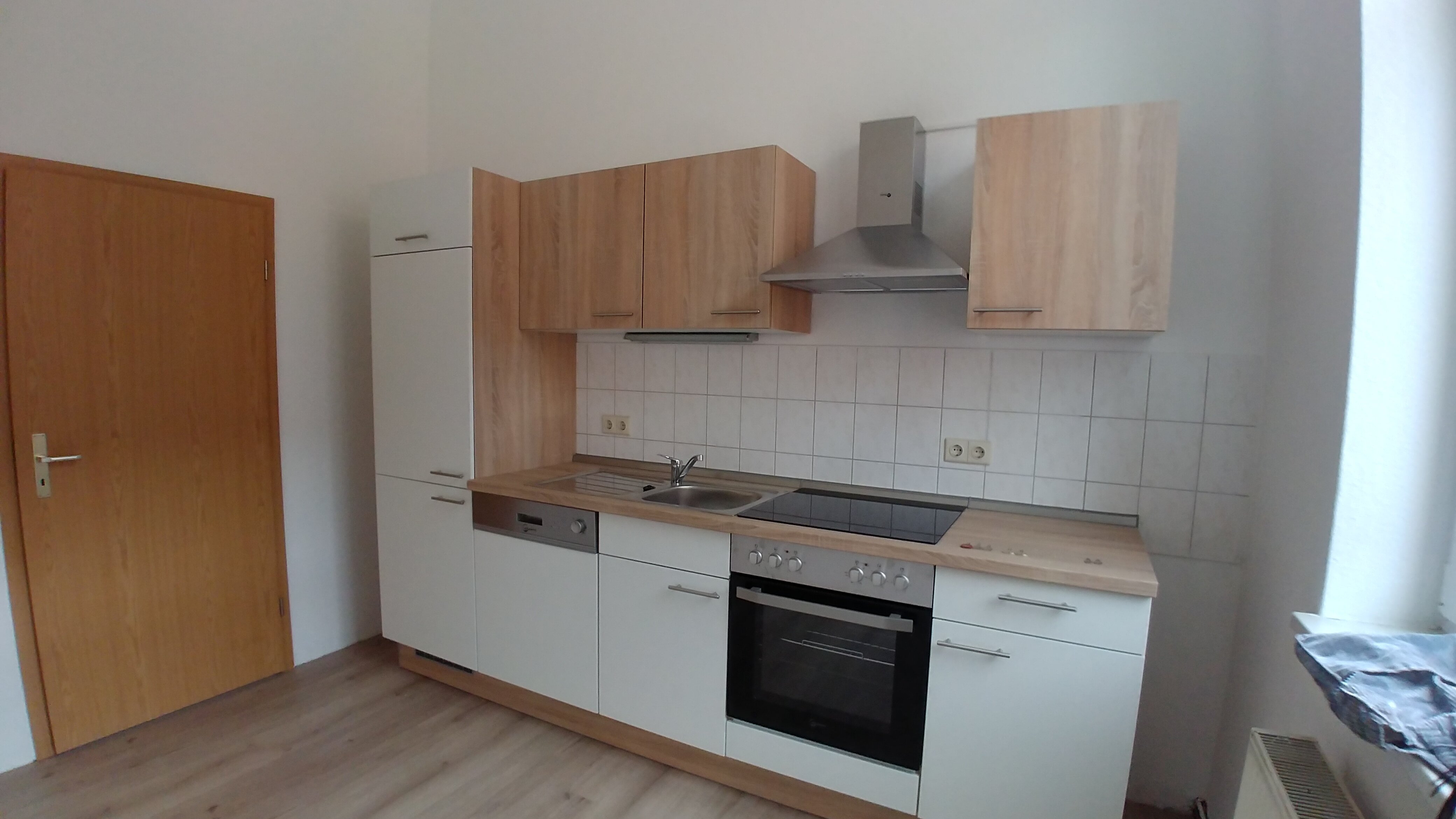 Wohnung zur Miete 300 € 2 Zimmer 63,7 m²<br/>Wohnfläche 1.<br/>Geschoss 01.02.2025<br/>Verfügbarkeit Treuen Treuen 08233