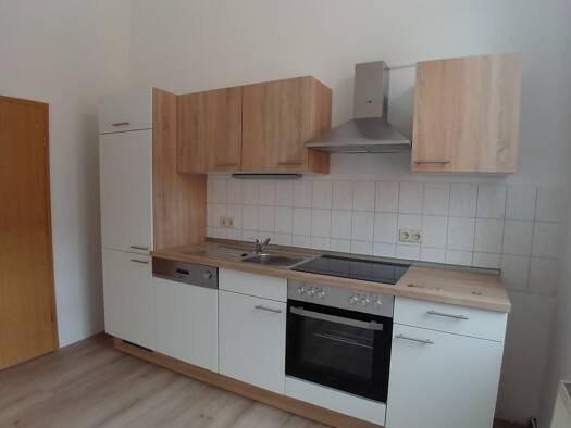 Wohnung zur Miete 300 € 2 Zimmer 63,7 m² 1. Geschoss frei ab sofort Treuen 08233