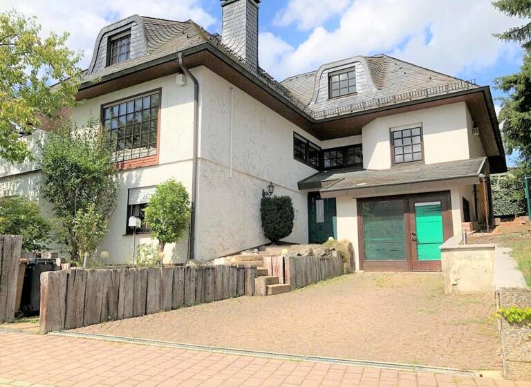 Stadthaus zum Kauf 595.000 € 327 m²<br/>Wohnfläche 632 m²<br/>Grundstück ab sofort<br/>Verfügbarkeit Kettenbach Aarbergen 65326
