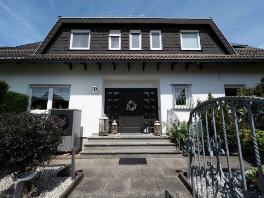 Mehrfamilienhaus zum Kauf 1.075.000 € 8 Zimmer 291 m² 445 m² Grundstück Nieder-Eschbach Frankfurt am Main 60437