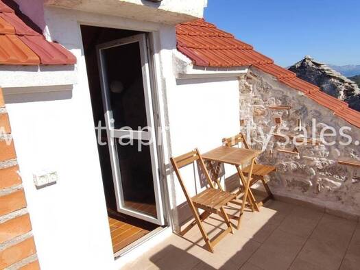 Einfamilienhaus zum Kauf 210.000 € 2 Zimmer 54 m² 24 m² Grundstück Hvar 21450