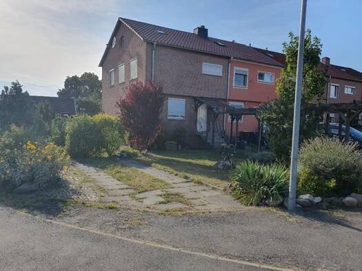 Reihenendhaus zum Kauf 249.000 € 5 Zimmer 88 m² 374 m² Grundstück frei ab sofort Rosenstraße 53 Vorsfelde Vorsfelde 38448