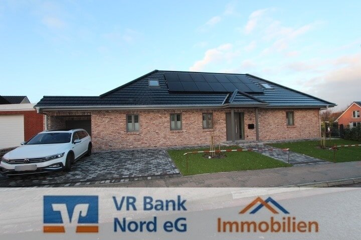 Bungalow zum Kauf 849.000 € 6 Zimmer 213,5 m²<br/>Wohnfläche 803 m²<br/>Grundstück ab sofort<br/>Verfügbarkeit Hattstedt 25856