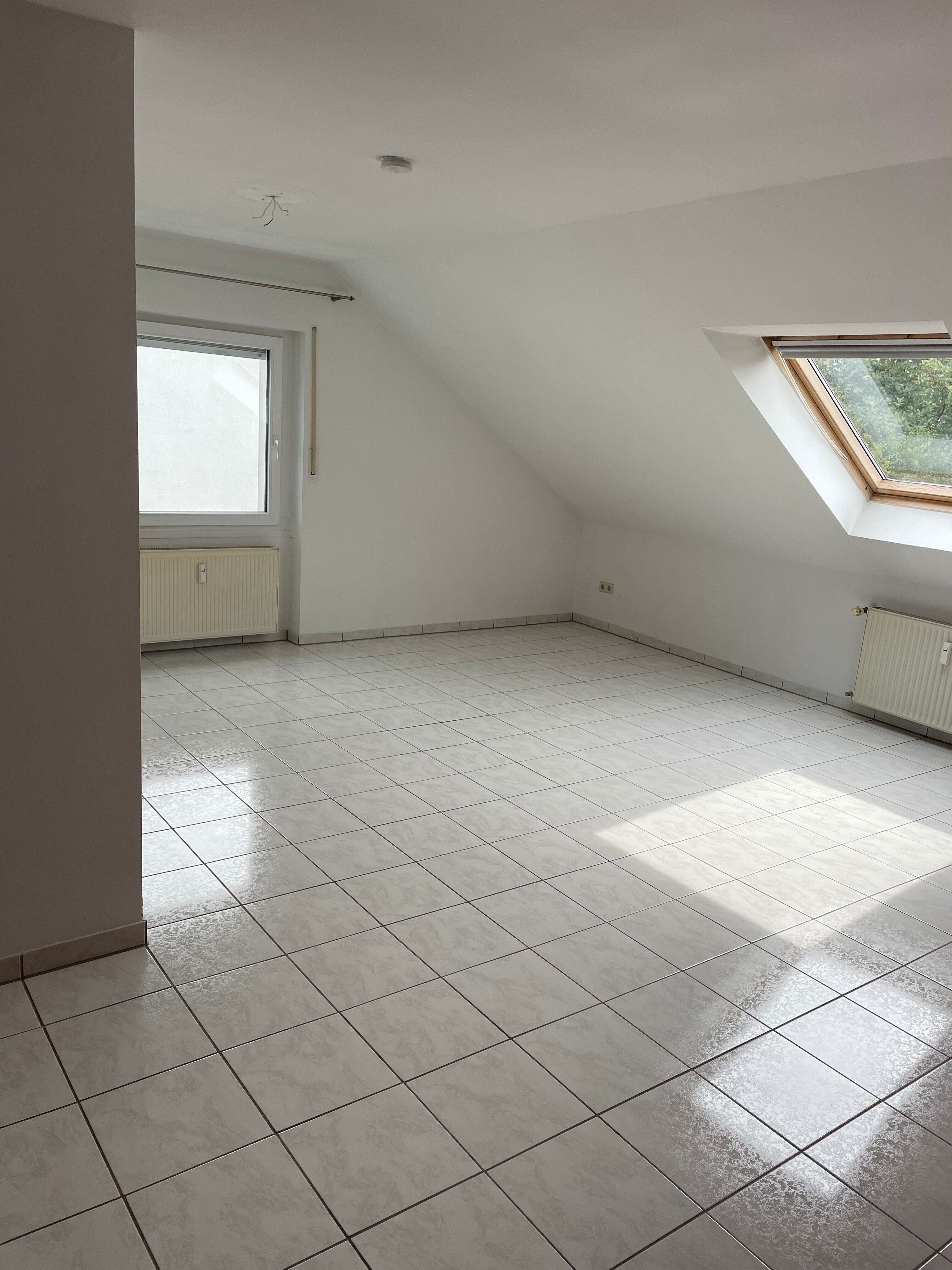 Maisonette zur Miete 748 € 2 Zimmer 68 m²<br/>Wohnfläche 2.<br/>Geschoss ab sofort<br/>Verfügbarkeit Tilsiter Straße Nürnberg 90453