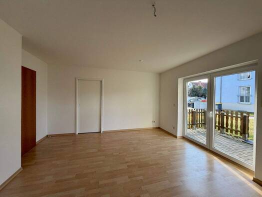 Terrassenwohnung zum Kauf 72.000 € 2 Zimmer 50 m² 2 Geschosse frei ab sofort Vielau Reinsdorf OT Vielau 08141