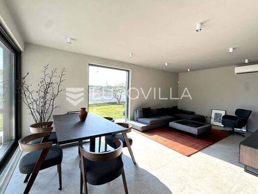 Haus zur Miete 2.700 € 3 Zimmer 200 m² Banjole Banjole