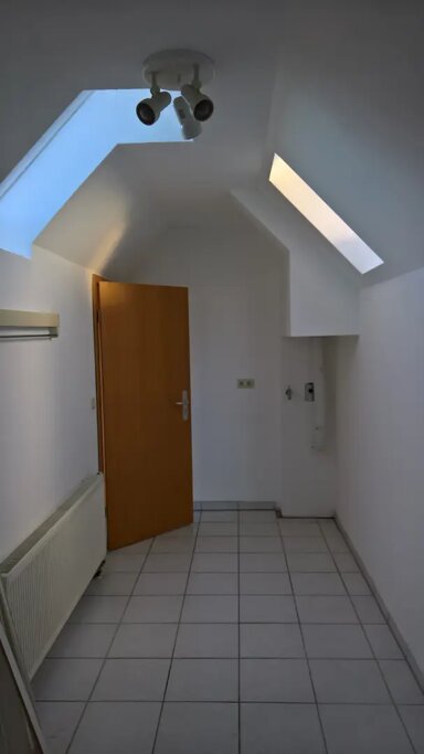 Wohnung zur Miete 700 € 3 Zimmer 96 m² frei ab sofort Ludwig-Erhard-Platz 2- Dudenhofen Rodgau 63110