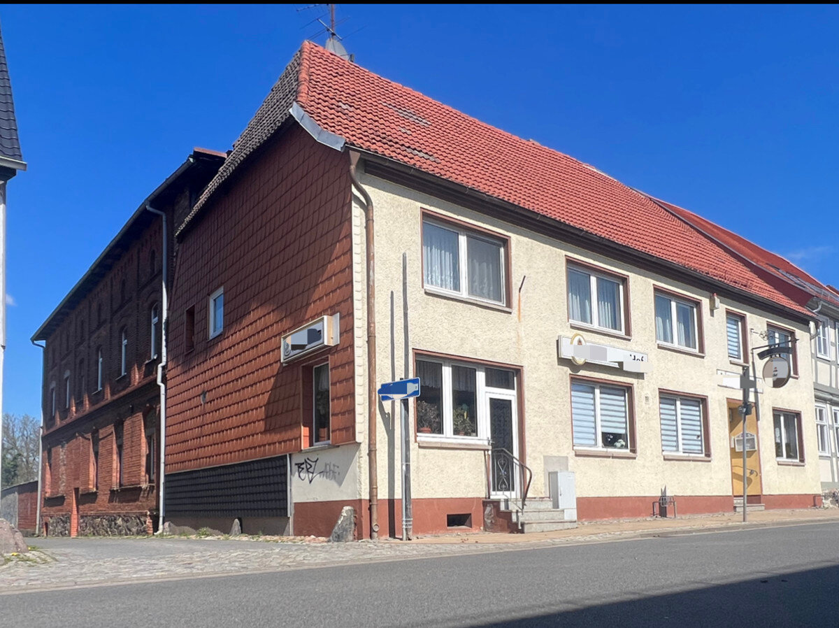 Haus zum Kauf 130.000 € 10 Zimmer 470 m²<br/>Wohnfläche 671 m²<br/>Grundstück Putlitz Putlitz 16949