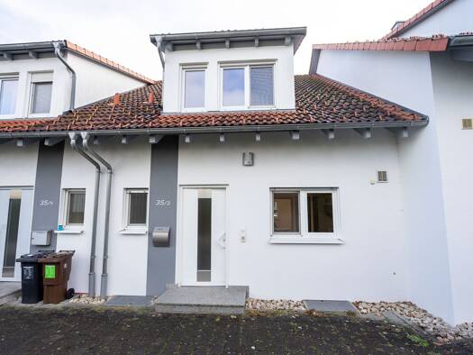 Reihenmittelhaus zum Kauf 445.000 € 5,5 Zimmer 141,4 m² 203 m² Grundstück Laichingen 89150