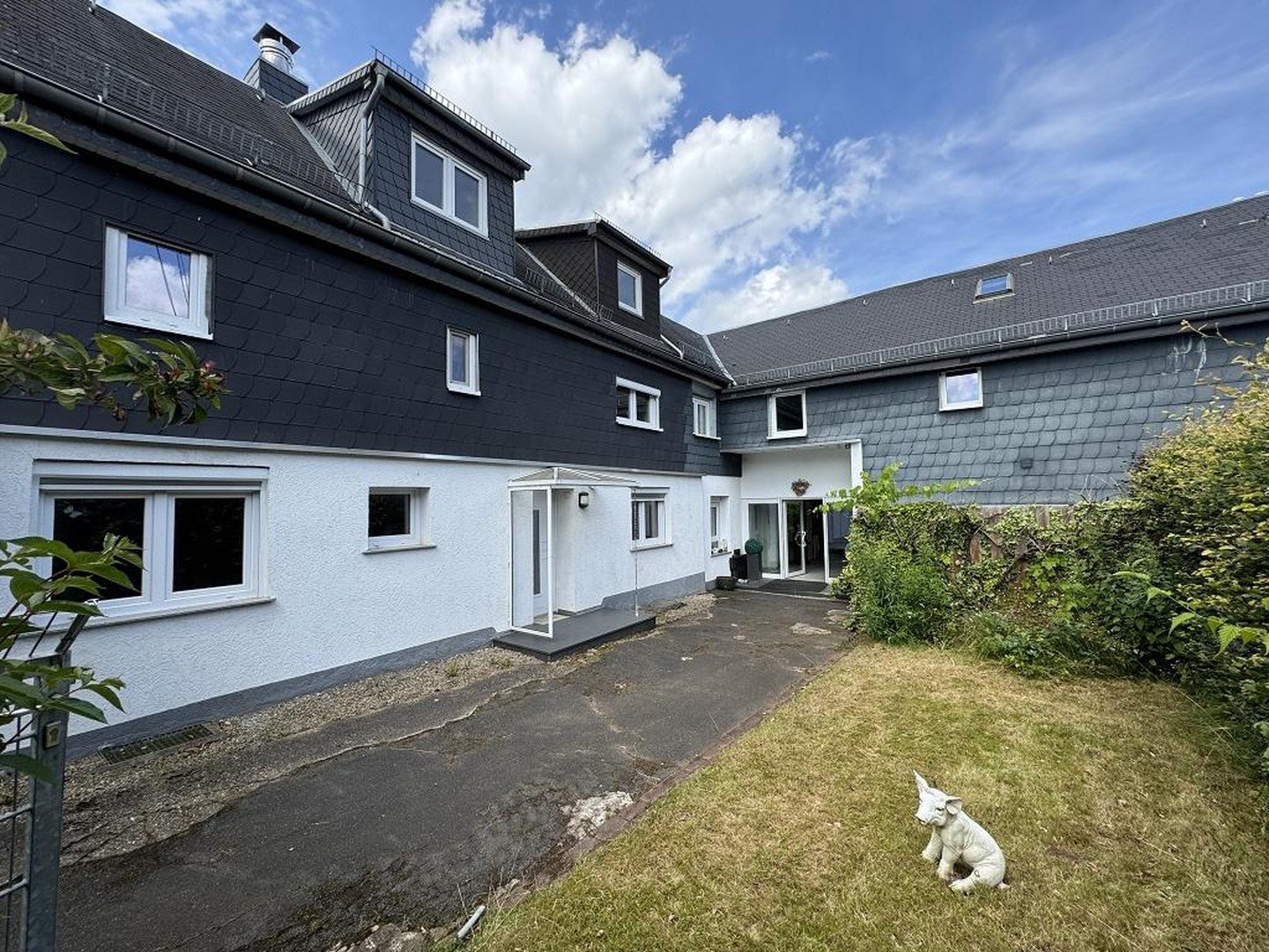 Mehrfamilienhaus zum Kauf provisionsfrei 420.000 € 17 Zimmer 420 m²<br/>Wohnfläche 1.515 m²<br/>Grundstück Vennstraße 16 Frohnrath Kall Frohnrath 53925