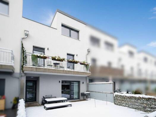 Reihenmittelhaus zum Kauf 640.000 € 4,5 Zimmer 123,5 m² 90 m² Grundstück Zirndorf 90513