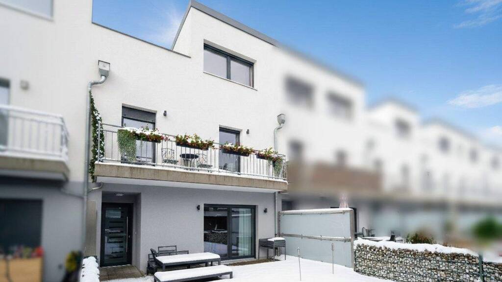 Reihenmittelhaus zum Kauf 640.000 € 4,5 Zimmer 123,5 m² 90 m² Grundstück Zirndorf 90513