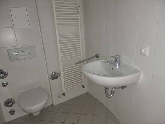 Wohnung zur Miete 692 € 3 Zimmer 78,6 m² 1. Geschoss frei ab 26.09.2026 Beesener Straße 24 Lutherplatz Halle (Saale) 06110