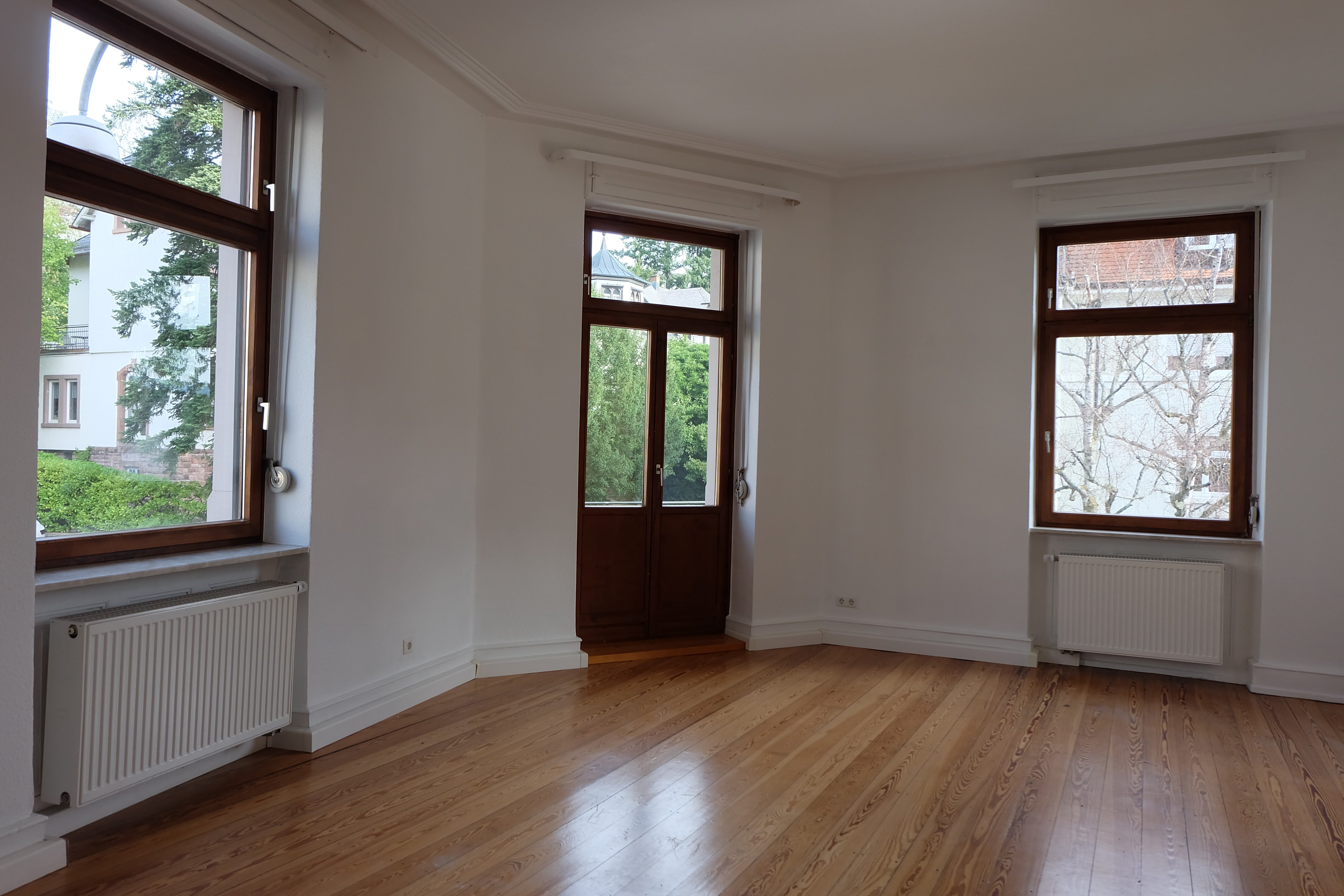 Wohnung zur Miete 1.000 € 4 Zimmer 115 m²<br/>Wohnfläche 1.<br/>Geschoss 01.02.2025<br/>Verfügbarkeit Baden-Baden - Kernstadt Baden-Baden 76530