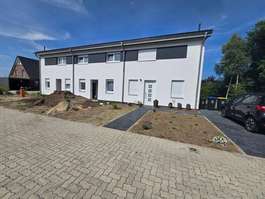 Reihenmittelhaus zum Kauf - Erstbezug 265.000 € 4 Zimmer 94 m² 154 m² Grundstück Wintermoor an der Chaussee Schneverdingen 29640