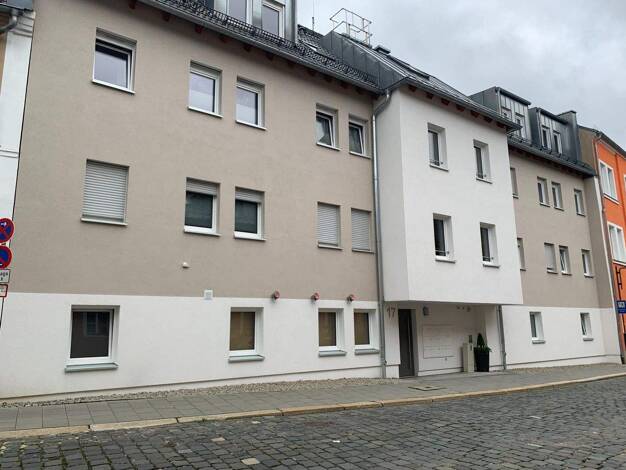 Wohnung zur Miete 1.200 € 3 Zimmer 104,2 m² 1. Geschoss frei ab 01.12.2025 Innenstadt Hof 95028