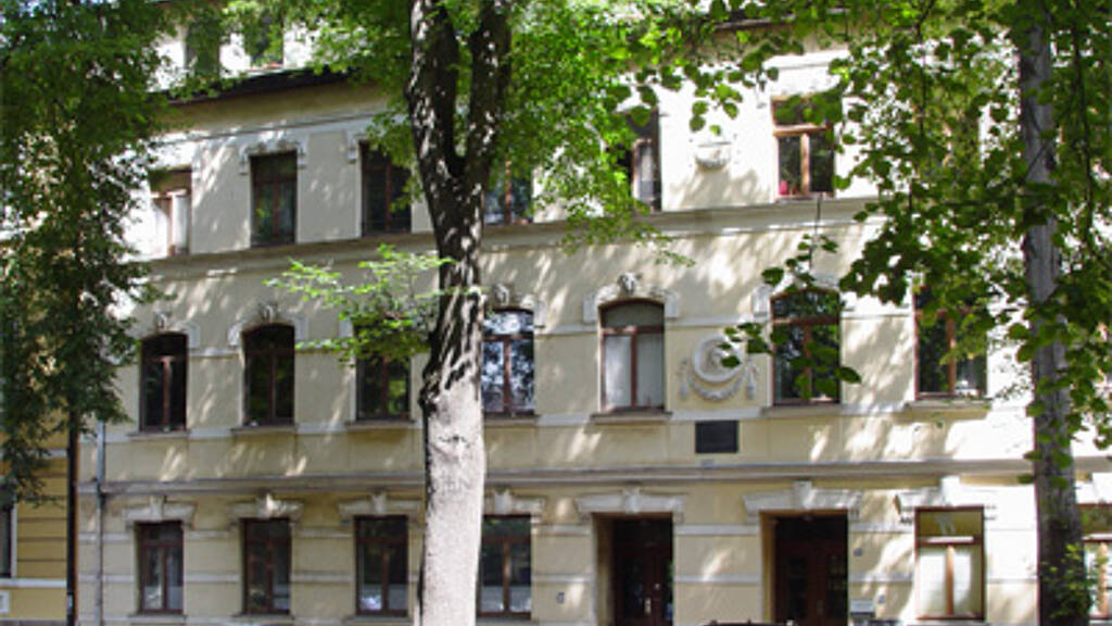 Wohnung zur Miete 1.750 € 4 Zimmer 163 m² 3. Geschoss Steubenstraße 40 Westvorstadt Weimar 99423