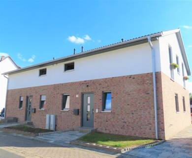 Mehrfamilienhaus zum Kauf provisionsfrei 649.000 € 8 Zimmer 250 m² 510 m² Grundstück Sandershausen Niestetal 34266