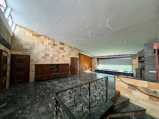 Haus zur Miete 2.750 € 6 Zimmer 295 m² 950 m² Grundstück Bretten 75015