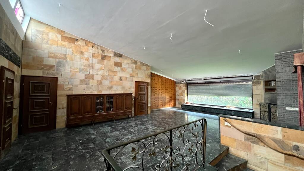 Haus zur Miete 2.750 € 6 Zimmer 295 m² 950 m² Grundstück Bretten 75015