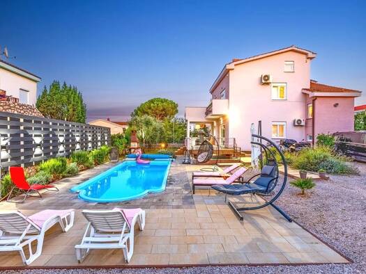 Einfamilienhaus zum Kauf 1.100.000 € 6 Zimmer 265 m² 1.033 m² Grundstück Malinska 51511