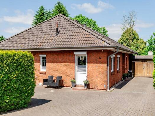Einfamilienhaus zum Kauf 318.000 € 5 Zimmer 141 m² 803 m² Grundstück Süderbrarup 24392