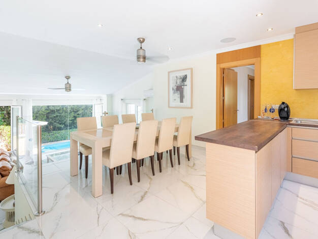 Villa zum Kauf provisionsfrei 1.050.000 € 5 Zimmer 444 m² 1.050 m² Grundstück Marbella 29600