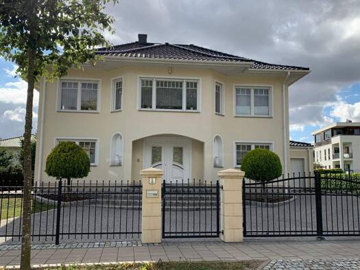 Einfamilienhaus zur Miete 1.950 € 6 Zimmer 210 m² 593 m² Grundstück Kniepervorstadt Stralsund 18435