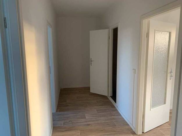 Wohnung zur Miete 434 € 3 Zimmer 68,1 m² 5. Geschoss frei ab 15.08.2026 Am Kirschberg 3 Grünau-Mitte Leipzig 04209