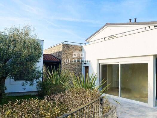 Einfamilienhaus zum Kauf 790.000 € 4 Zimmer 228 m² 420 m² Grundstück frei ab sofort Via Castellana Soiano del Lago 25080