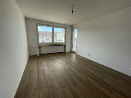 Wohnung zur Miete 650 € 3 Zimmer 71,2 m² 3. Geschoss frei ab 01.03.2026 Goerdelerstr. 43 Vierlinden Duisburg 47178