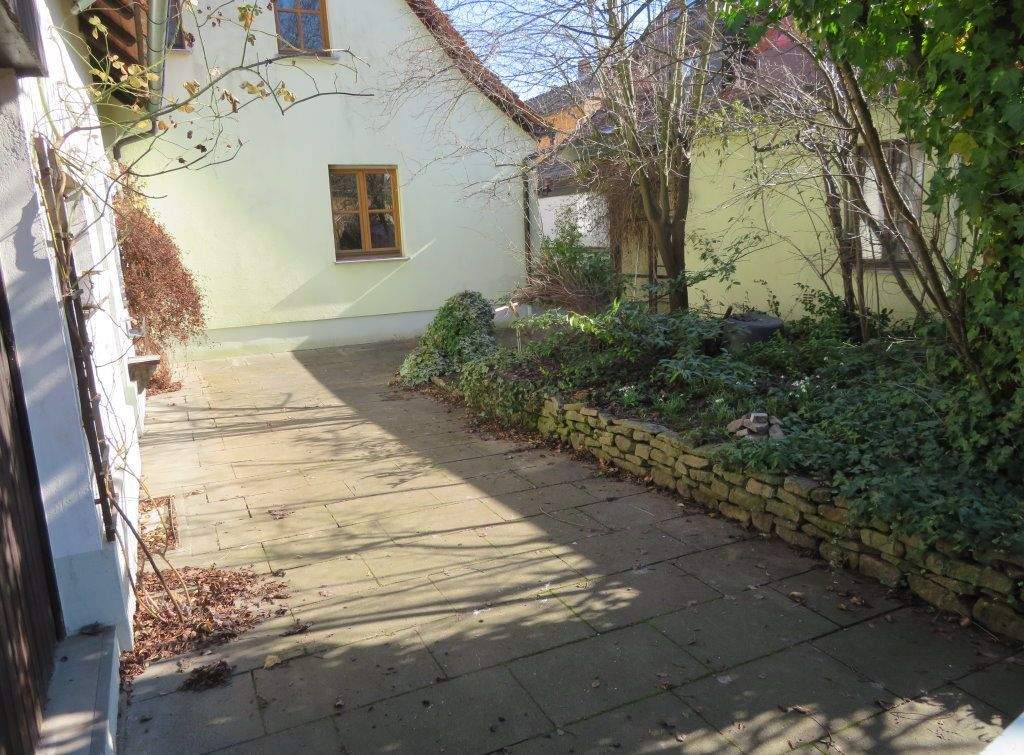 Immobilie in Viereth-Trunstadt - VIERETH: FREISTEHENDES HAUS+NEBENGEBÄUDE+GARAGE ZUM RENOVIEREN AUF ca.274m2 FÜR 269.000,-EURO - Bild 4