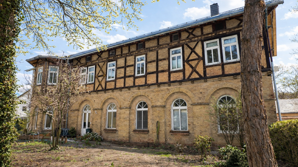Mehrfamilienhaus zum Kauf 565.000 € 7 Zimmer 300 m² 2.591 m² Grundstück Eisenach 99817