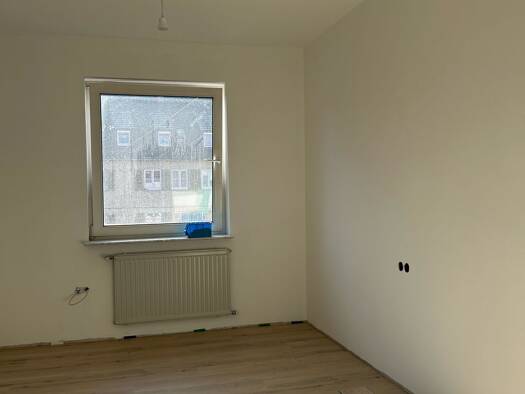 Wohnung zur Miete 590 € 1 Zimmer 65 m² Geschoss 2/3 frei ab sofort Ost Stuttgart 70188