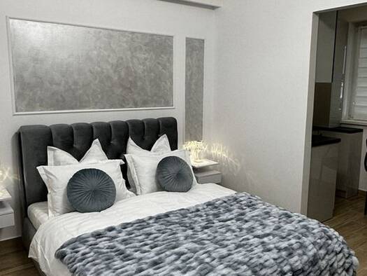 Studio zur Miete 700 € 1 Zimmer 37 m² frei ab sofort Poststraße 18 Carlstadt Düsseldorf 40213