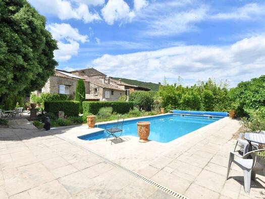 Einfamilienhaus zum Kauf 750.000 € 13 Zimmer 280 m² 2.687 m² Grundstück Nord ALES 30100