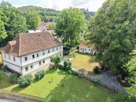 Haus zum Kauf 365.000 € 10 Zimmer 240 m² 1.108 m² Grundstück Cortendorf Coburg 96450