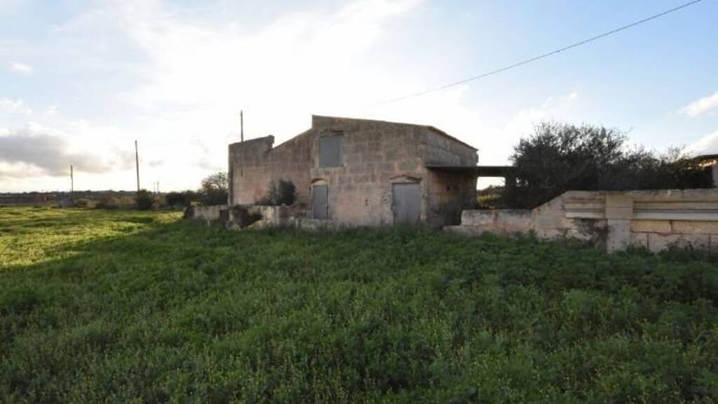 Haus zum Kauf 100.000 € 3 Zimmer 100 m² 11.000 m² Grundstück Manacor