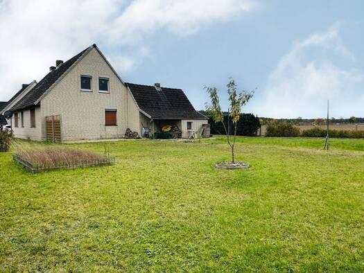 Einfamilienhaus zum Kauf 238.000 € 6 Zimmer 130 m² 890 m² Grundstück Scheuen Celle / Scheuen 29229