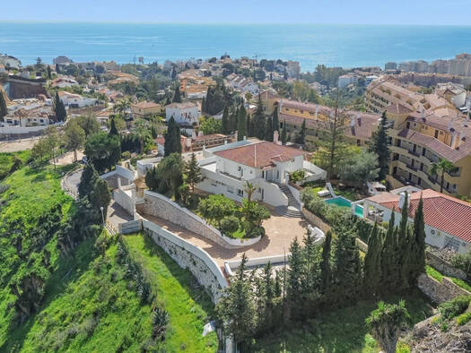 Einfamilienhaus zum Kauf 2.990.000 € 680 m² 2.100 m² Grundstück Fuengirola 0