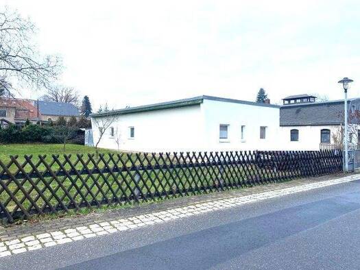 Bungalow zum Kauf 299.000 € 3 Zimmer 100 m² 737 m² Grundstück frei ab 01.10.2026 Pesterwitz Freital 01705