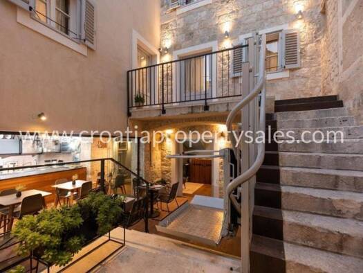 Haus zum Kauf 2.200.000 € 6 Zimmer 350 m² Split