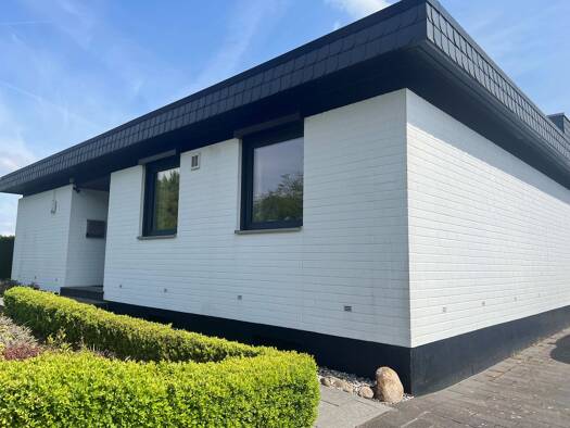 Bungalow zur Miete 1.650 € 4 Zimmer 100 m² frei ab 01.09.2026 Einfeld Neumünster 24536